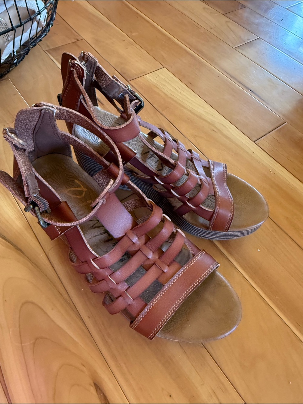 Blowfish Tan Strappy Wedge Sandals - Picture 4 of 4